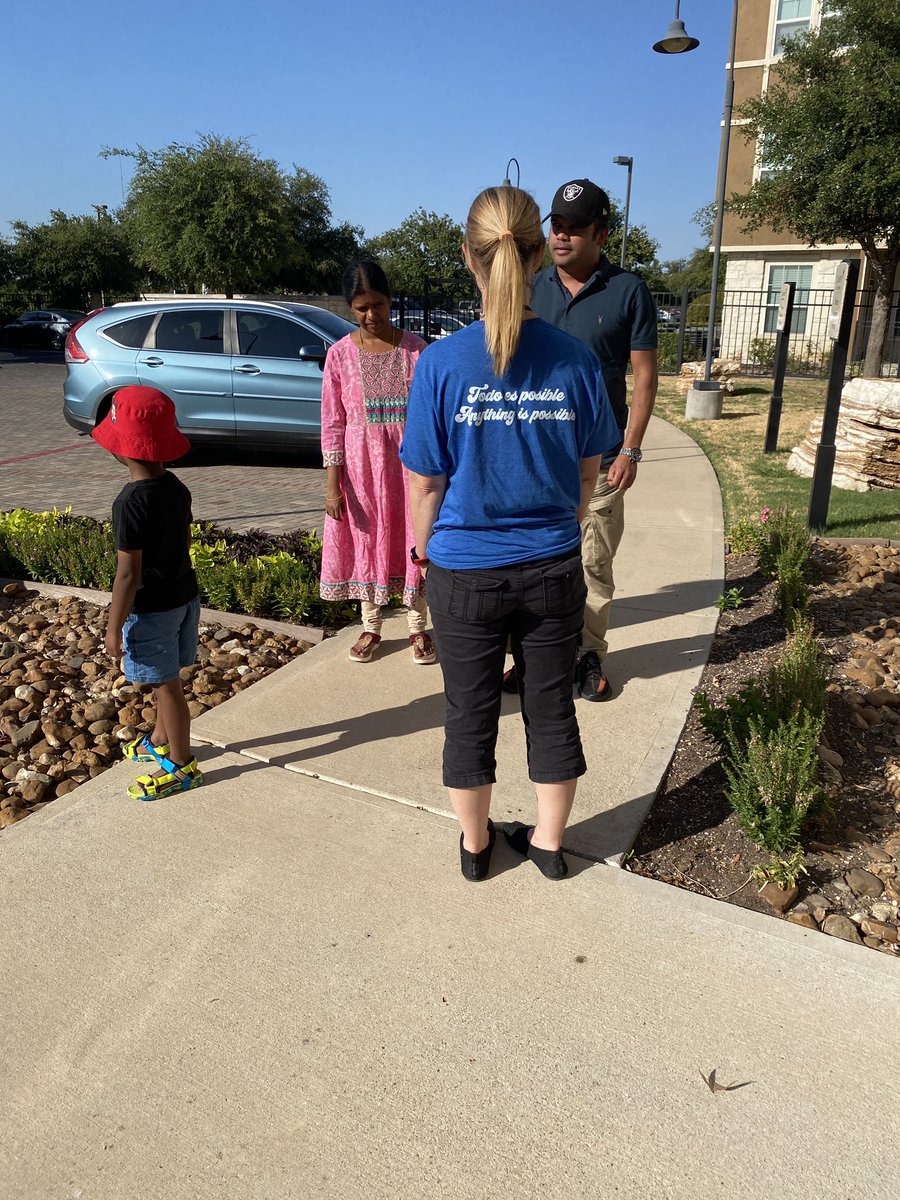 @BluebonnetRRISD we made it a great day to do our welcome walk! Always a joy to visit our families. #anythingispossible #todoesposible @RoundRockISD @MNaranjo723