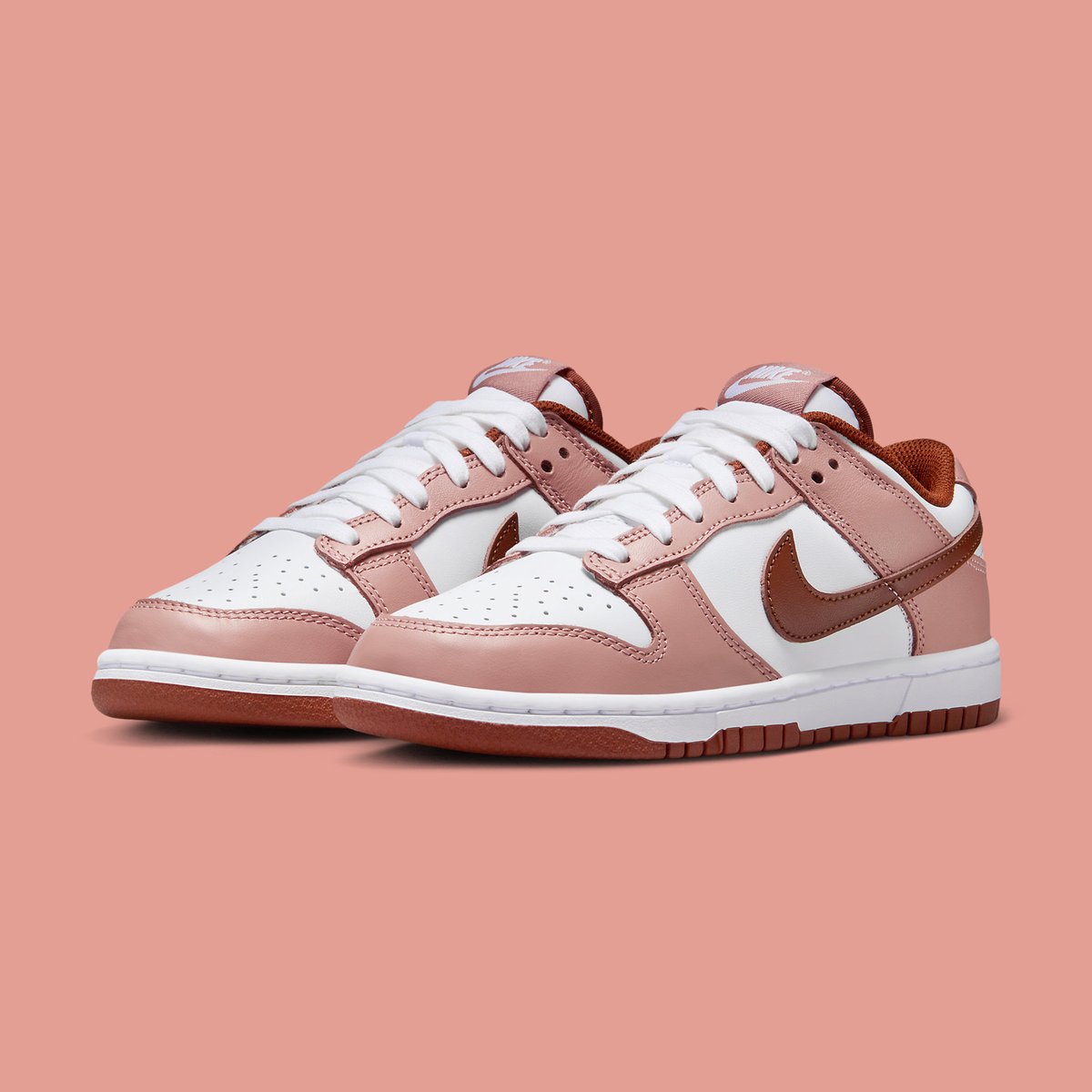 houseofheat's tweet photo. Official Images // Nike Dunk Low "Red Stardust" ☄️

SEE MORE: https://t.co/gAMPgSLbCs https://t.co/7S9YtGfD4s