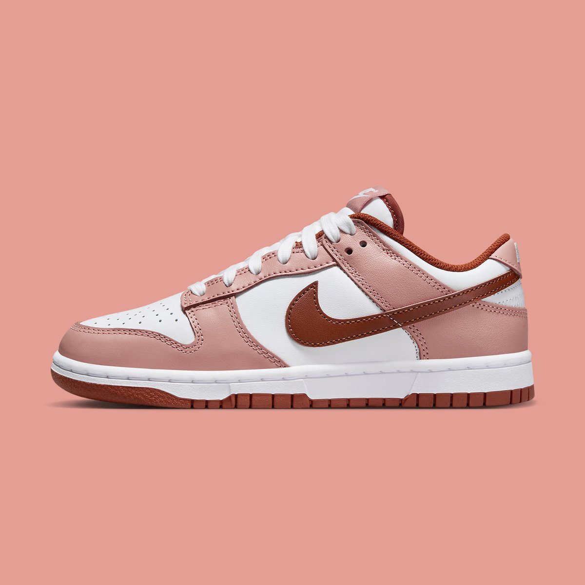 houseofheat's tweet photo. Official Images // Nike Dunk Low "Red Stardust" ☄️

SEE MORE: https://t.co/gAMPgSLbCs https://t.co/7S9YtGfD4s
