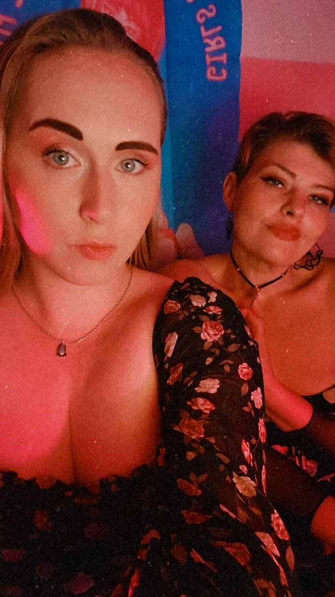 SLynn92's tweet photo. My keyholder &amp; I are about to start streaming for a couple hours! 

Cum way hello 👋😋✨️

💖 - L.S.L.

https://t.co/gxJ3XnzNJq https://t.co/gQlWzB2T4y