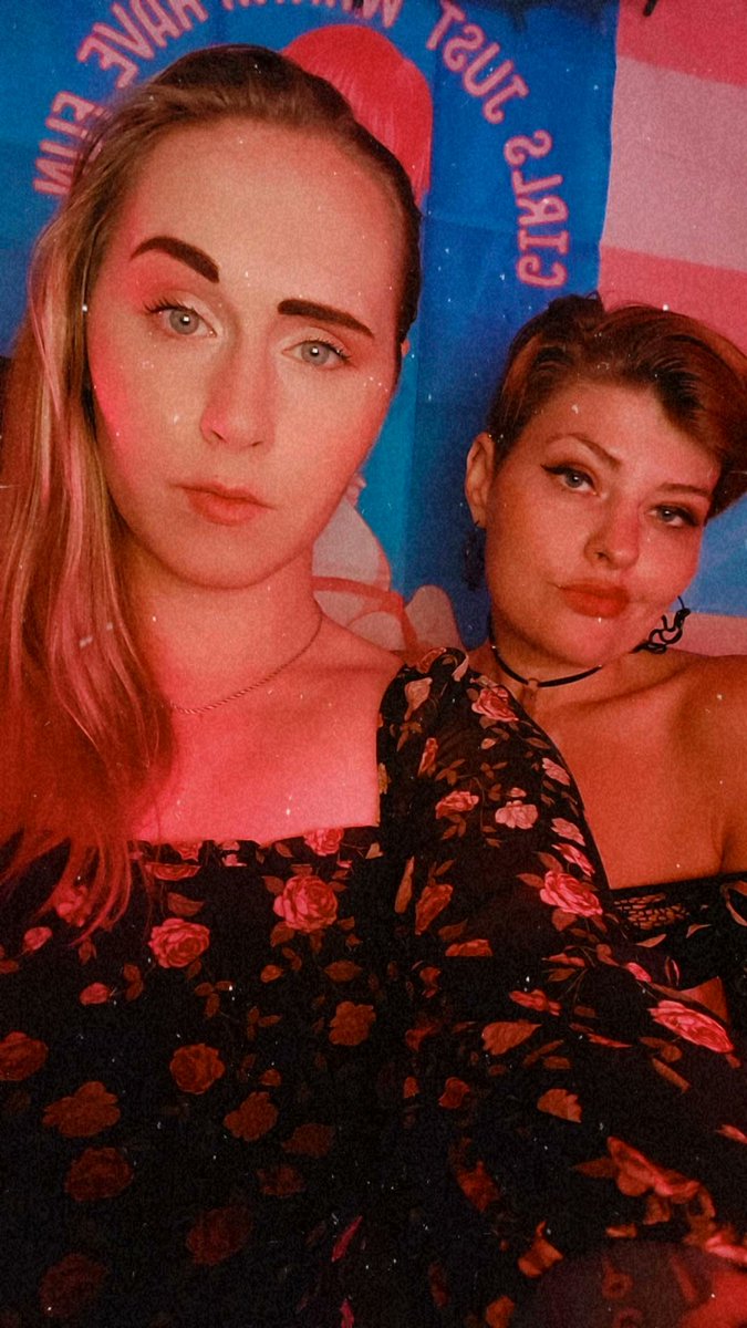 SLynn92's tweet photo. My keyholder &amp; I are about to start streaming for a couple hours! 

Cum way hello 👋😋✨️

💖 - L.S.L.

https://t.co/gxJ3XnzNJq https://t.co/gQlWzB2T4y