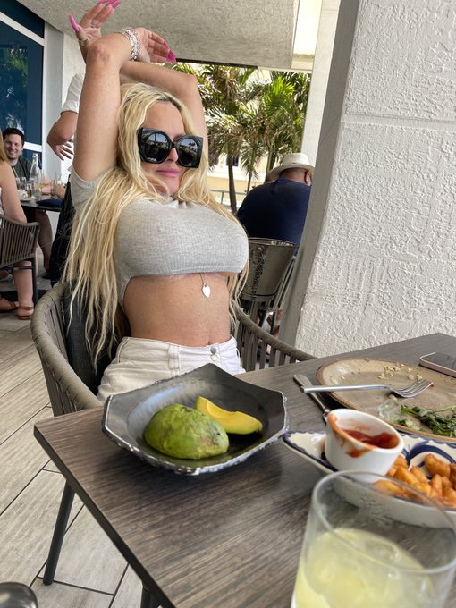 Don&rsquo;t forget to stretch!!!! https://t.co/MrhjZUf3qs<a href="/tag/cincodemayoweekend"class="tags"><span>#cincodemayoweekend</span></a>