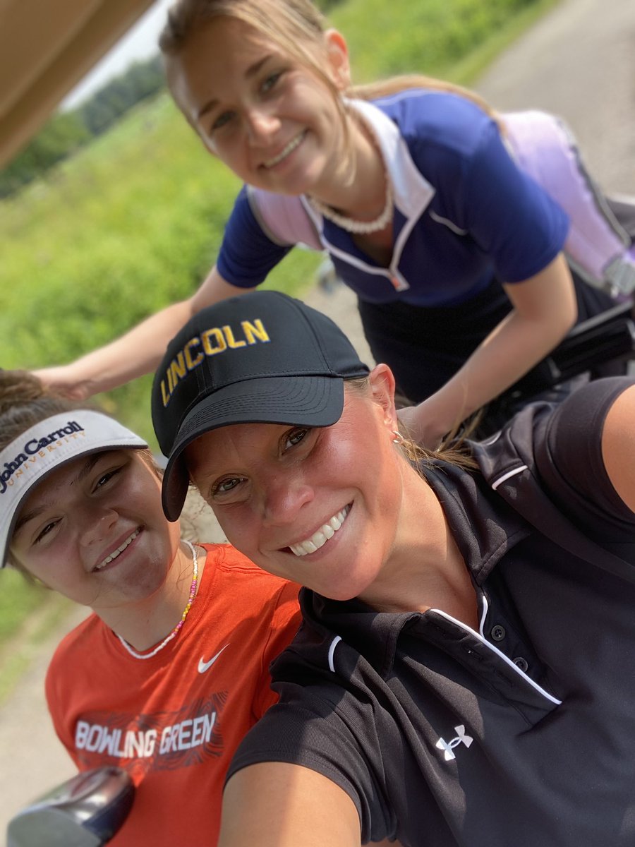 MsMackThompson's tweet photo. Gahanna JV girls’ golf wins their first dual match vs Westerville Central today (in the rain and all)! 🦁⛳️🏆 Lady Lions 1-0. https://t.co/QQe8qIEfzc