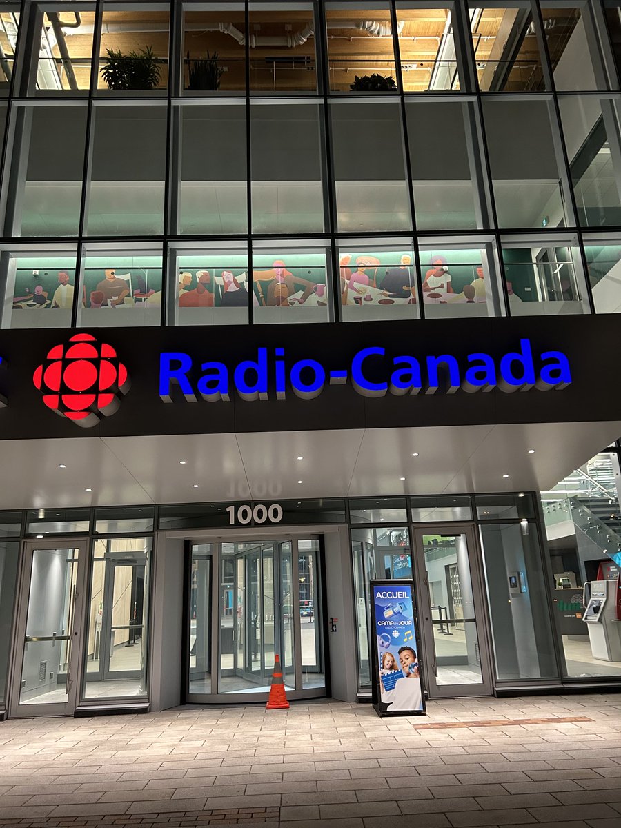 SebBovetSRC's tweet photo. Mine de rien c’est la fin d’une journée de 15 heures de travail.

Merci aux merveilleuses équipes ⁦@RadioCanadaInfo⁩ de m’avoir soutenu et…. tenu par la main

#polqc #polcan https://t.co/mDtOEyLRtP