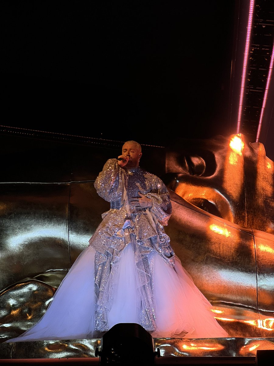 poppy_tpttw's tweet image. Honest best freaking night🤍 
@SamSmithArmy #SamSmith #GLORIATHETOUR