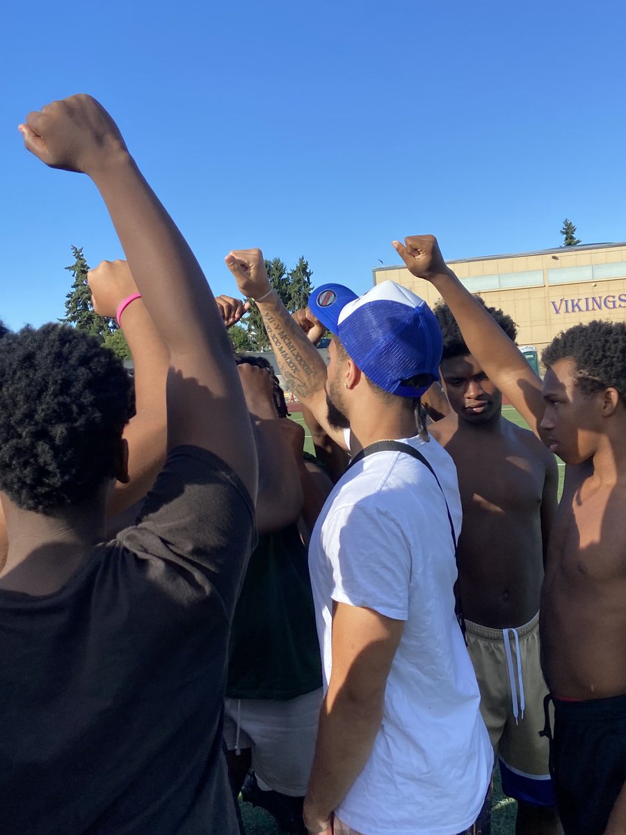 corey sampson (@coreysampson04) on Twitter photo <a href="/CalebPresley5/">Caleb Presley ² 🖤✌🏽</a> The Chairman of the seatbelt committee. Come out to talk to the youngsters. About what it’s like to be a Beachboy!!!! #BEACHBOYZ4LIFE 🏄🏿♂️🔷🔶🔷🔶 <a href="/CalebPresley5/">Caleb Presley ² 🖤✌🏽</a> The Chairman of the seatbelt committee. Come out to talk to the youngsters. About what it’s like to be a Beachboy!!!! #BEACHBOYZ4LIFE 🏄🏿♂️🔷🔶🔷🔶