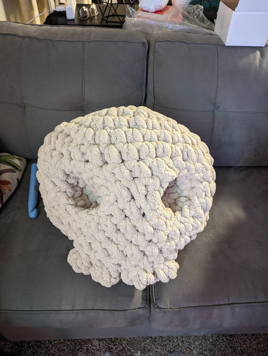 nick_zoner's tweet photo. skull &amp; skull (big) https://t.co/NP2VgpoGFQ