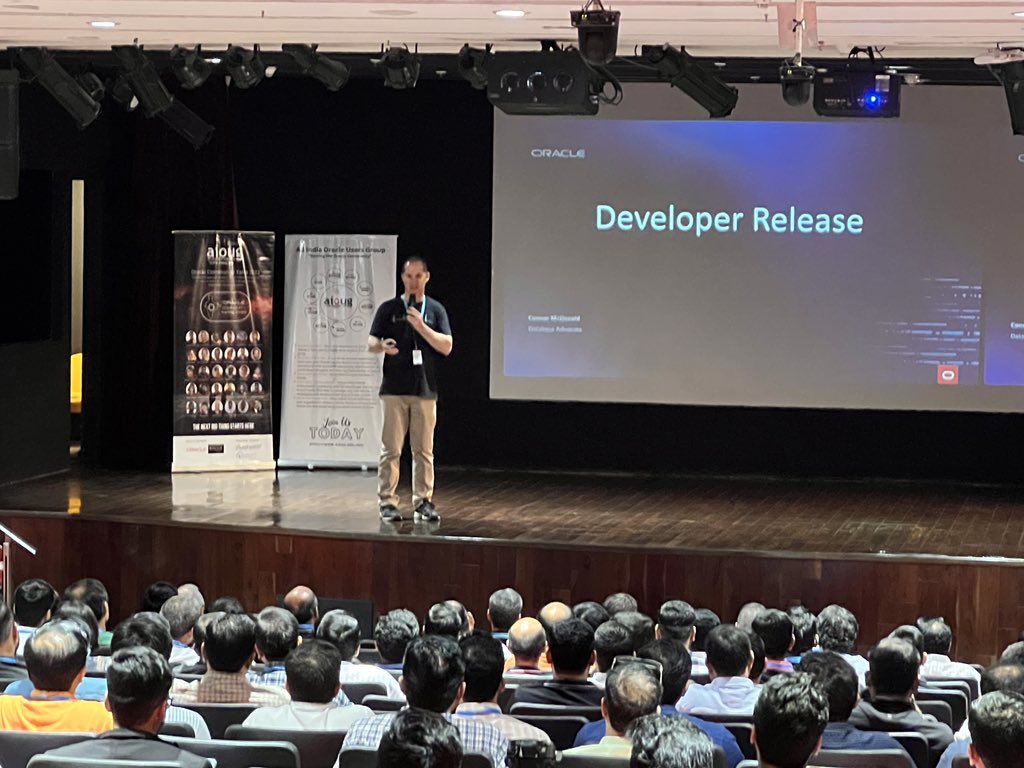sandeshr's tweet photo. Keynote at #aioug #OCYatra2023
https://t.co/3LqLxgJHTn #Pune @AIOUG  @aioug_pune @connor_mc_d talks 23c free and #jsonduality @oracleace @oracleugs https://t.co/0Dg3Mf8SpM