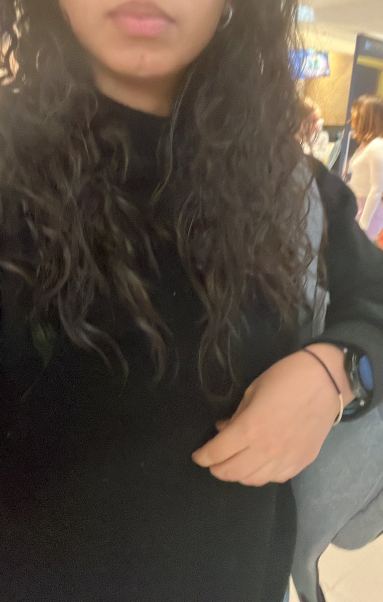 mapaulac10's tweet photo. Fui a ver Barbie y obvio tú básica de confianza se fue de color ✨negro✨. https://t.co/Vp5gJGZKXa