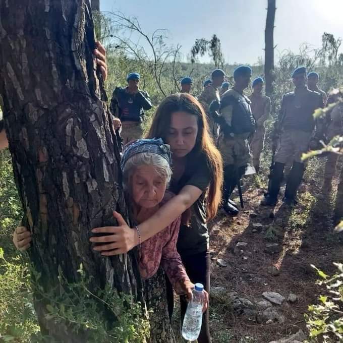 Ormanların sesini dinleyecek kimse yok! Bir kaç yörük anadan başka! Analar yanlış iş yapmazlar.

Akbelen direniyor...

88 yaşındaki Zehra annemiz:
"Tüm engellemelere rağmen Ormana girdik, kesimi engellemek için. Buradayız, gitmiyoruz"..!

#LimakAkbelendenDefol
