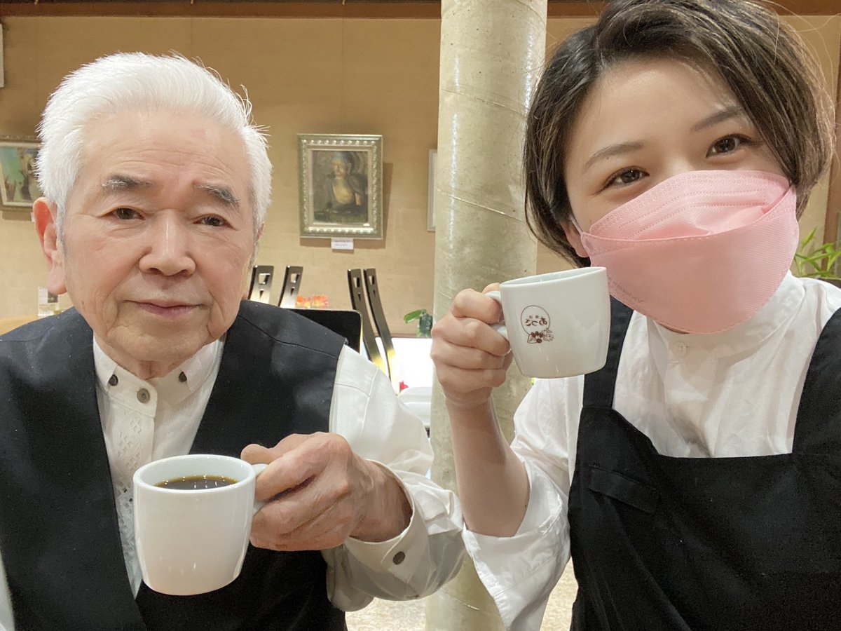 CoffeeAdusa's tweet photo. 新しいフォロワーさんが増えたのであづさの紹介を。

おじーちゃんと孫でやってます。
食べ物はサンドイッチと玉子トーストくらいしかないですが、玉子トーストがめちゃ美味いです。
飲み物はおしゃれなやつはないです。
モーニングは10:30までやってて、トーストとゆで卵ついてきます。 https://t.co/A3UboNbTPR