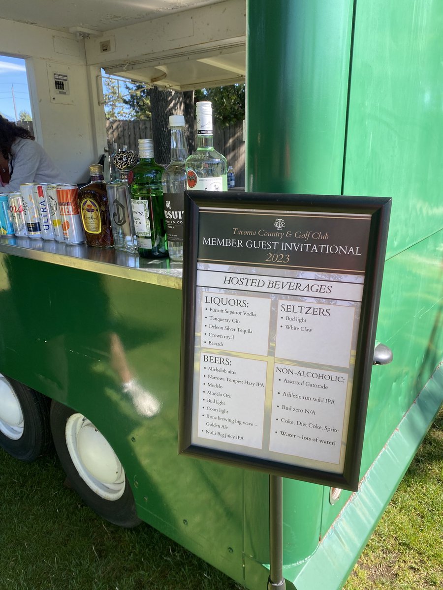 tspellman's tweet photo. You made the right call. No @thelongdrink on the menu https://t.co/JlCzH0xQLW