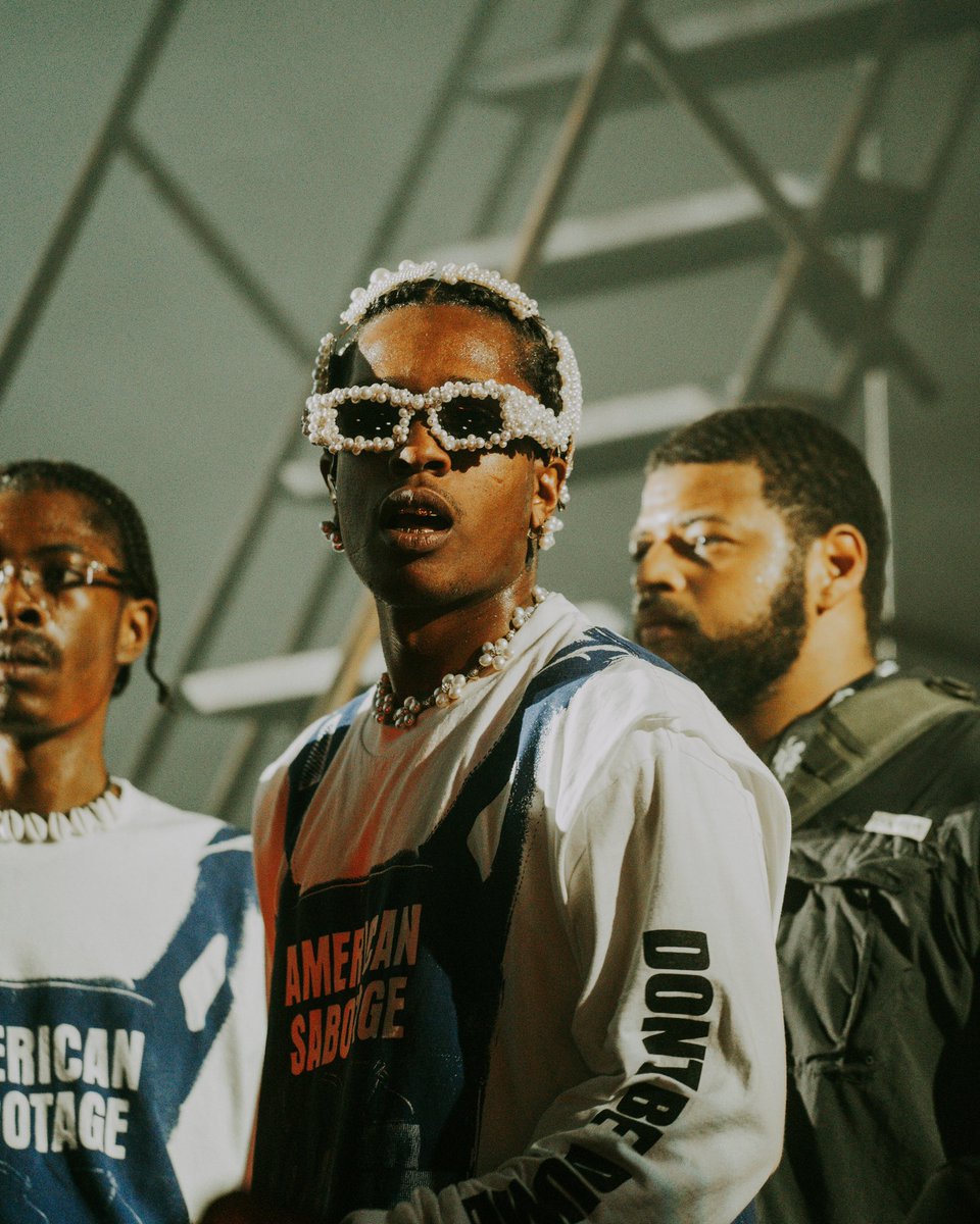 Capturesbyseth tweet media