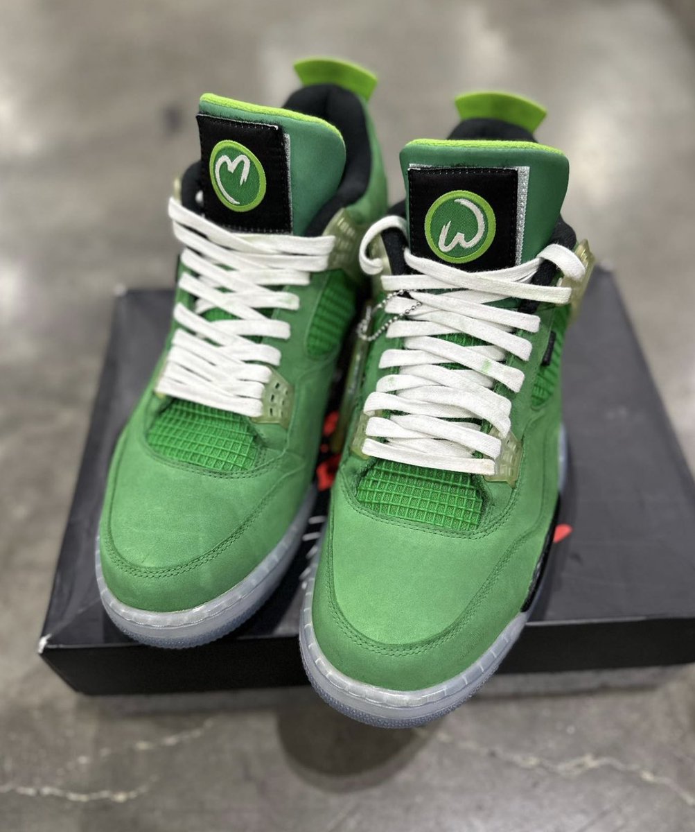 air jordan 4 wahlburgers