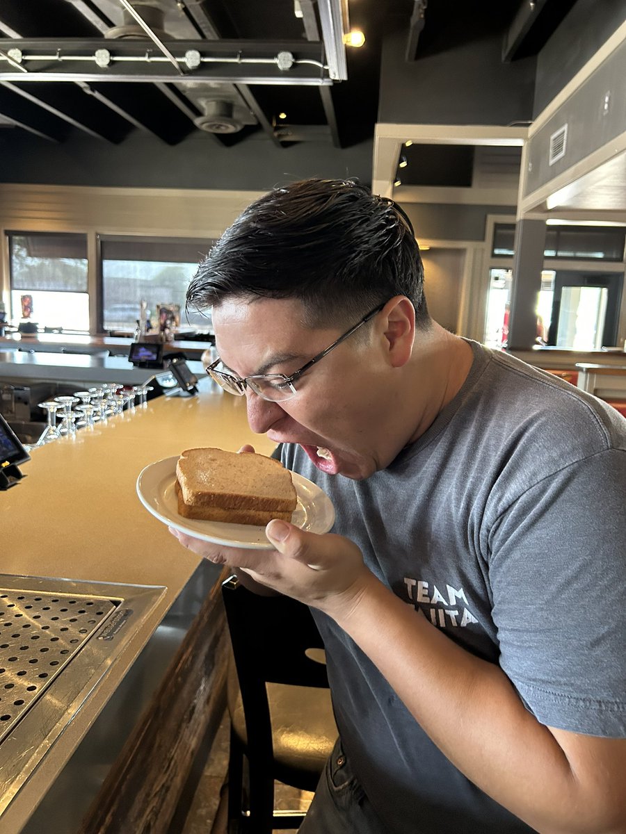 CaryLutka's tweet photo. Showing my team some extra love by serving up some POWER custom PB&amp;Js to fuel them up for success! 🌶️❤️💪🏼 #PinnacleStrong #ProteinPower https://t.co/v8RnNz34G9