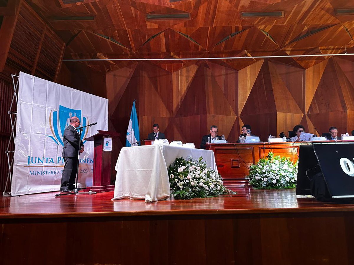 Entrevista del abogado Carlos Cálix Hernández.