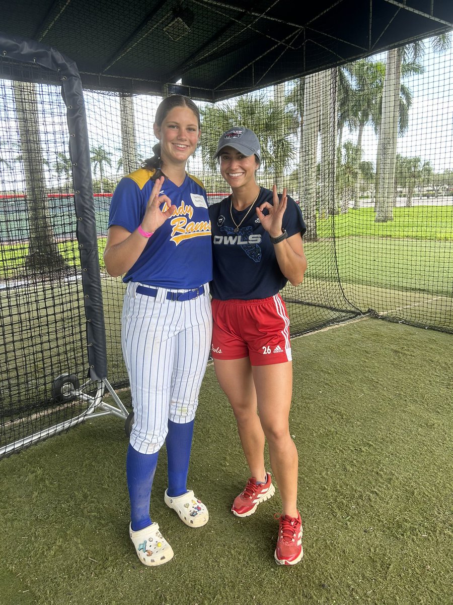 Sammi_Rychter's tweet photo. I had a blast at @FAUSoftball camp!! I learned a lot of new things and was able to implement them into my games the following week! Thank you @CoachJordanSB and @tsmartt14 for hosting such an amazing event. Can’t wait to be back for more!! https://t.co/iZepJlTZq3