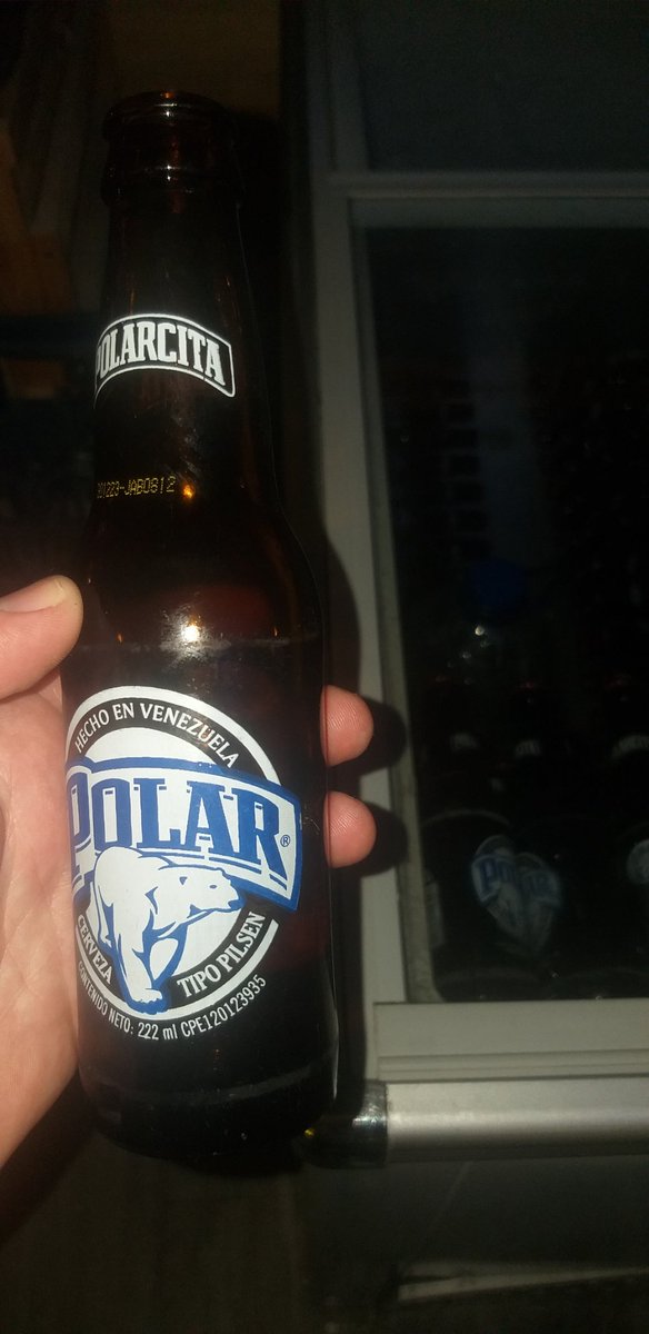 Arellan0D's tweet photo. Yo no quería pero me tocó. ¿Arellano otra vez detrás de una barra? Pues si. No sé a retirado gollo rumba y lo voy a hacer yo. #PromocionDeHoy Servicio de Cacique que no juega a 15$ no te llevo nada #Juanchis y échate a perder!!! #Judibana #LosTaques #PuntoFijo https://t.co/r6gqP2kV7K