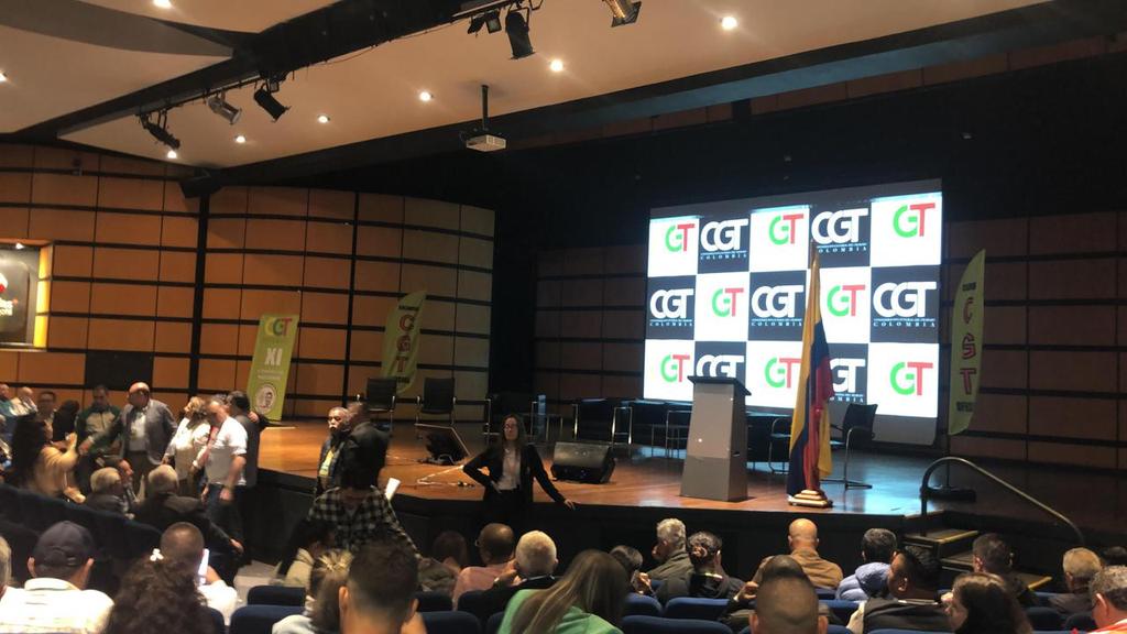 SEMREXComunica's tweet photo. Semrex hace presencia en el XI congreso nacional de la @CGTOFICIAlCOL Por una CGT fortalecida que representa los intereses de la mayoría de los trabajadores Colombianos y por el legado de Julio Roberto Gómez Esguerra por un Sindicalismo independiente. Presentes!!! https://t.co/gJQ1br8nLG