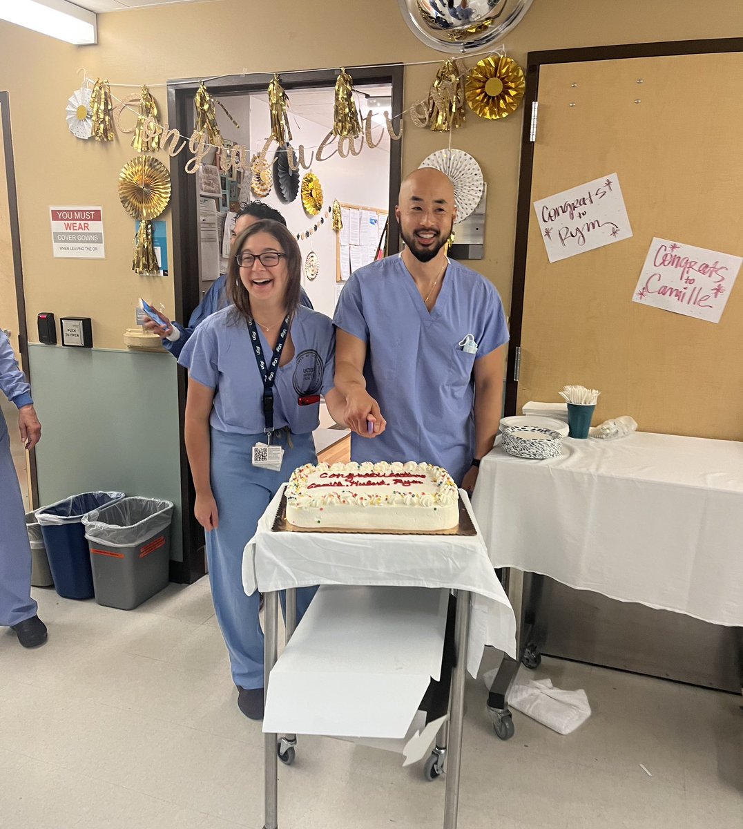 🎉Continuing the celebration along with graduating @UCSFCTSurgery fellow, Dr. Hubert Luu. Thank you to the OR staff! (Celebrating from the OR/not pictured: Dr. Jackson)