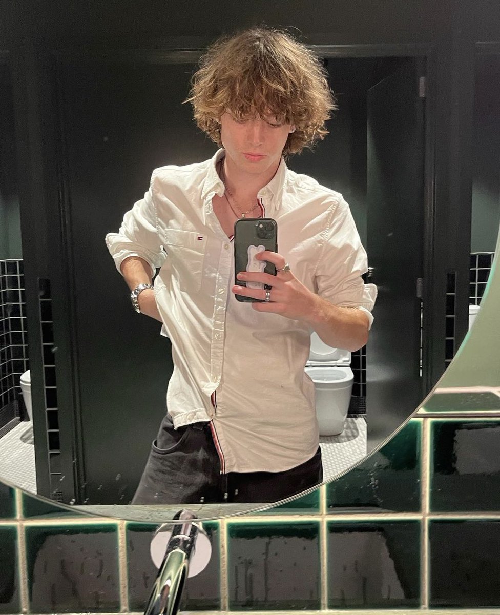 more bathroom mirror pictures