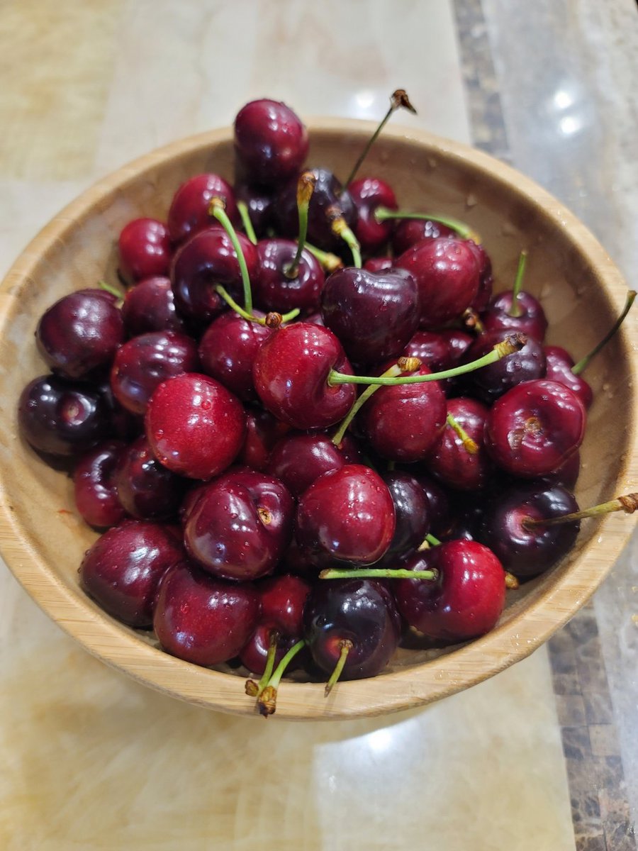 srisky9087's tweet photo. 찬란하게 반짝이는 우리의 슈스 "왕이보"
생일을 앞두고 🍒체리 1kg 🍒 
당첨자 3분 뽑습니다 📢📢 
RT 이벤트를 진행합니다.
8월 2일 오후 10시 당첨자 발표 
4일 출고 5일 배송 받으실수 있습니다.
뼛속까지 🐢 초빨은 진리지 😎😎😎
(프로필 확인합니다 거북이 싫어하심 저도 싫어요) https://t.co/AadzCSckrY