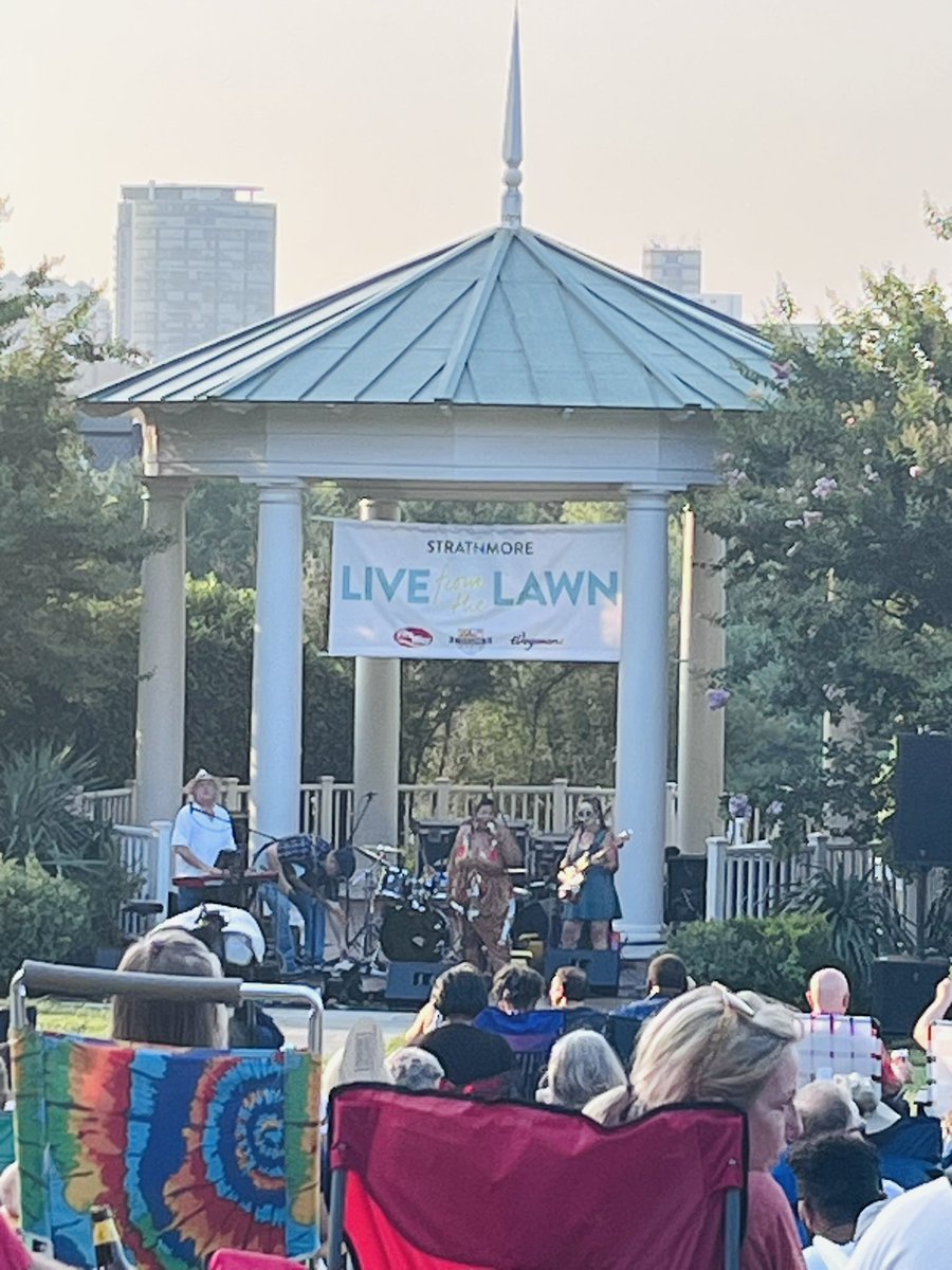 FixieStrong's tweet image. Visiting Live on the Lawn featuring @CarlyHMusic at the @strathmore. Rode the fixies. Packed a cooler. With my love @carrieak11.