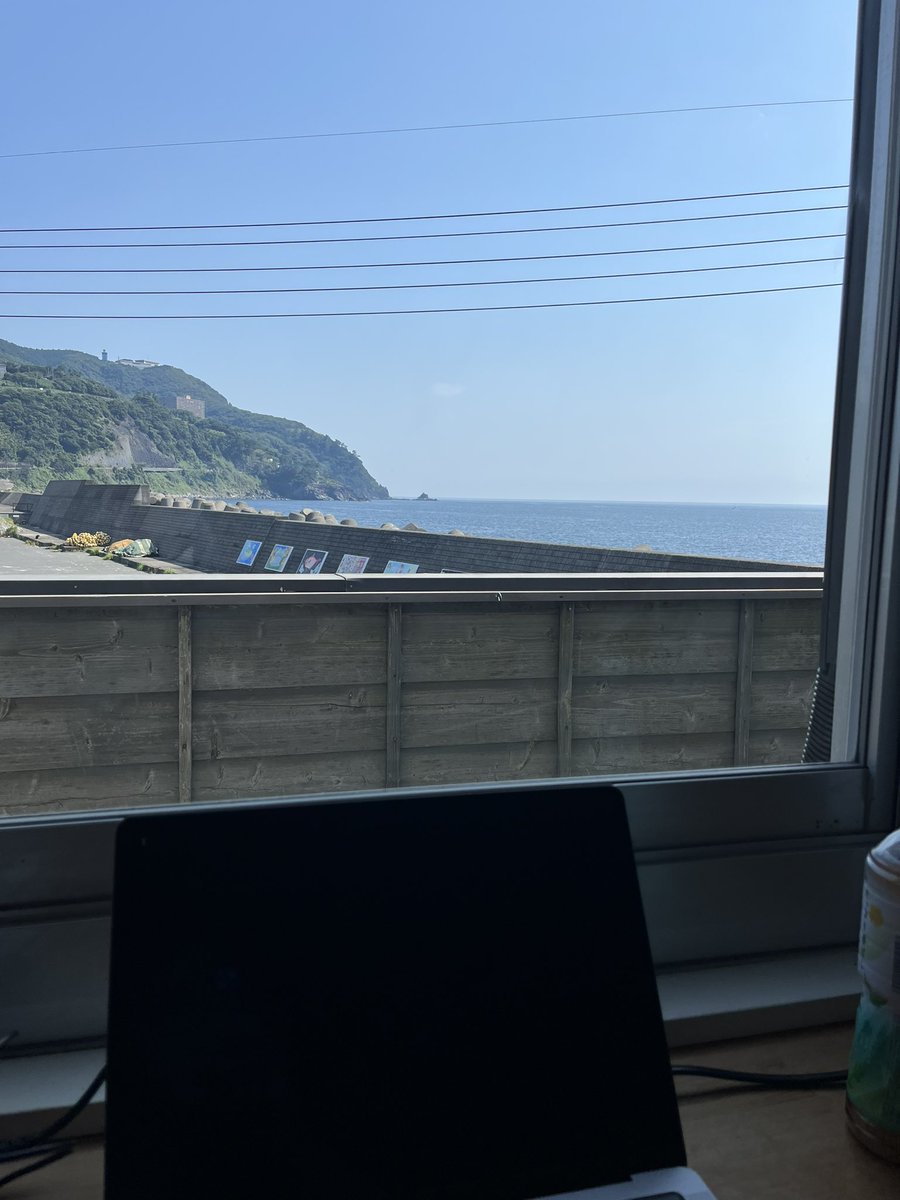 iitenkida7's tweet photo. 今日のオフィス!
伊豆稲取のコワーキングスペースをお借りして。#EASTDOCK https://t.co/j2VKFmgmRj