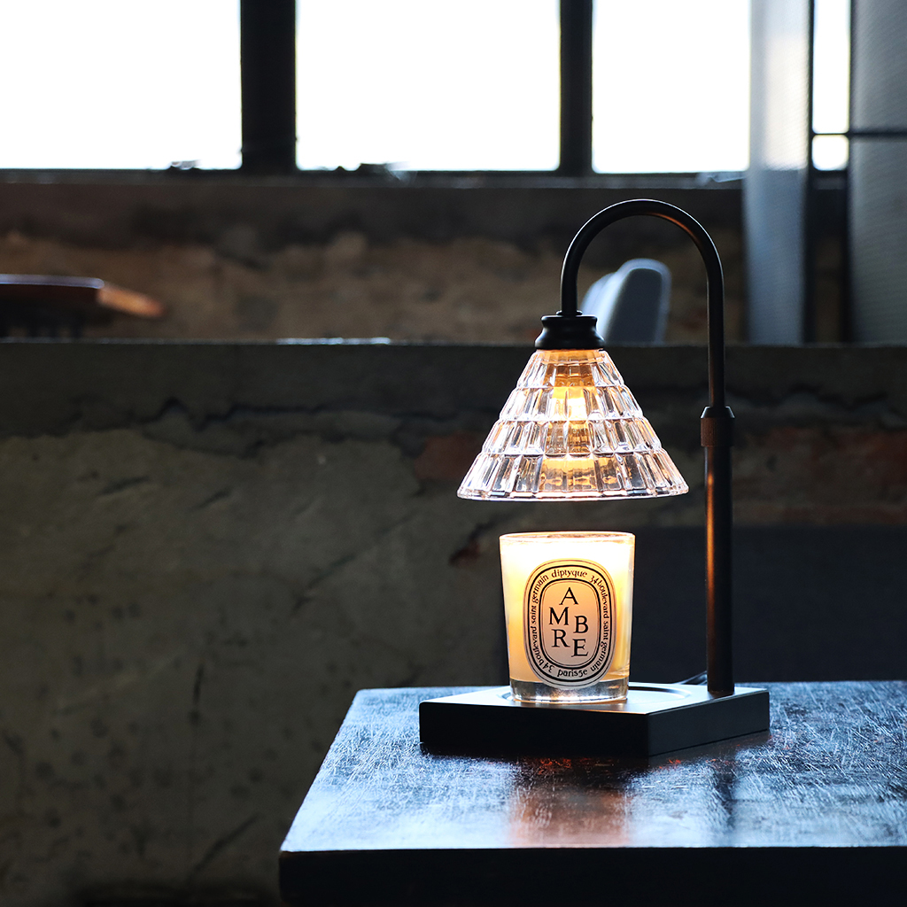 Rainy days and Mondays got you down? Brighten up any room in your home with the new Hygge Home Candle Warmer Lamp. 🏠 💡 🕯️ 

#makytwowus #candlewarmerlamp #candlewarmers #candlewarmer #decorhome #moodenhancer #scentedambience #giftsforhome #homefragrance #candlelamp