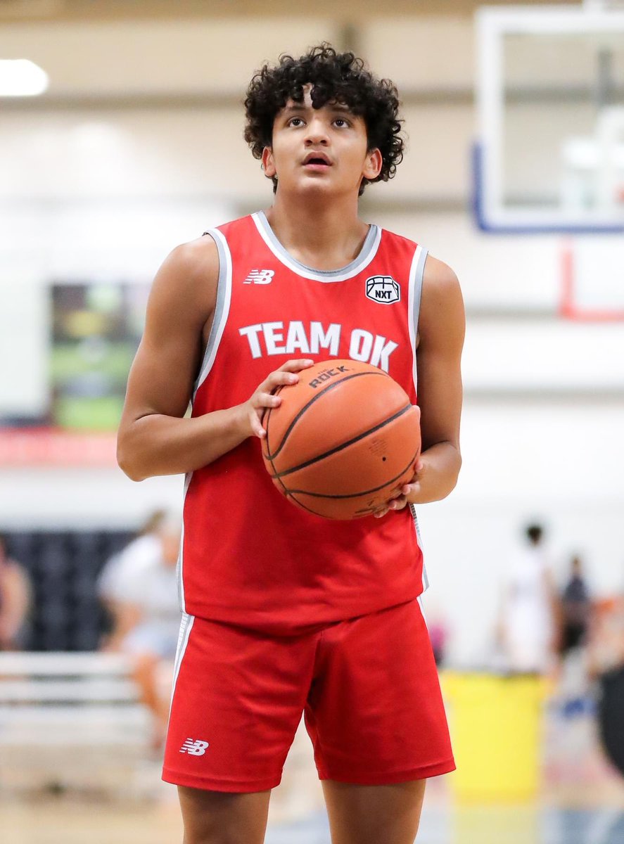 coachloganlarue's tweet photo. Jacob Ojeda - Bridge Creek - 5'11 Guard
This kid has a flamethrower!! 3-Level Scorer! Extremely coachable! Can serve as a secondary ball handler &amp; is also an active defender! He's a 🪣

Last years school ball stats: 
19.2 ppg, 4.3 rpg, 2.0 apg, 3.0 spg
46/38/82 shooting splits https://t.co/J3Lsqw6flh