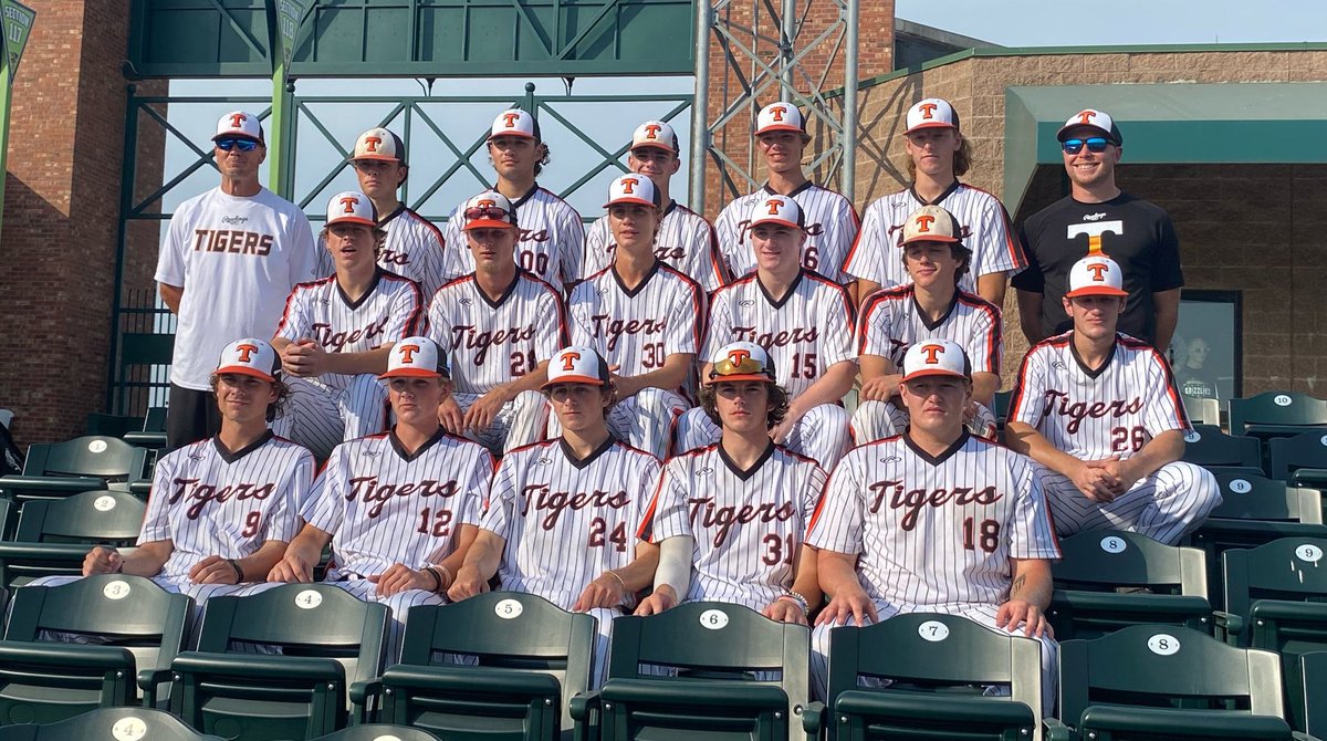 brian_speas's tweet photo. Very proud of our 17u Quatro team. Finished with strong second half. Great group of boys! https://t.co/iG28azVnjx