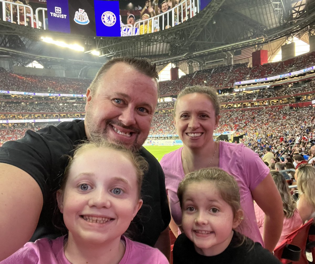 TheRobSpahr's tweet photo. Impromptu family outing to catch a match between @ChelseaFC and @NUFC https://t.co/WWkKs3J1VW