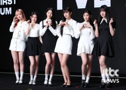 chartsive's tweet photo. [INFO] @IVEstarship is reportedly to comeback in the first week of October! 🔥😱

🔗 https://t.co/jhnswR6vKs

#IVE #아이브 https://t.co/r0E0ZNXafU