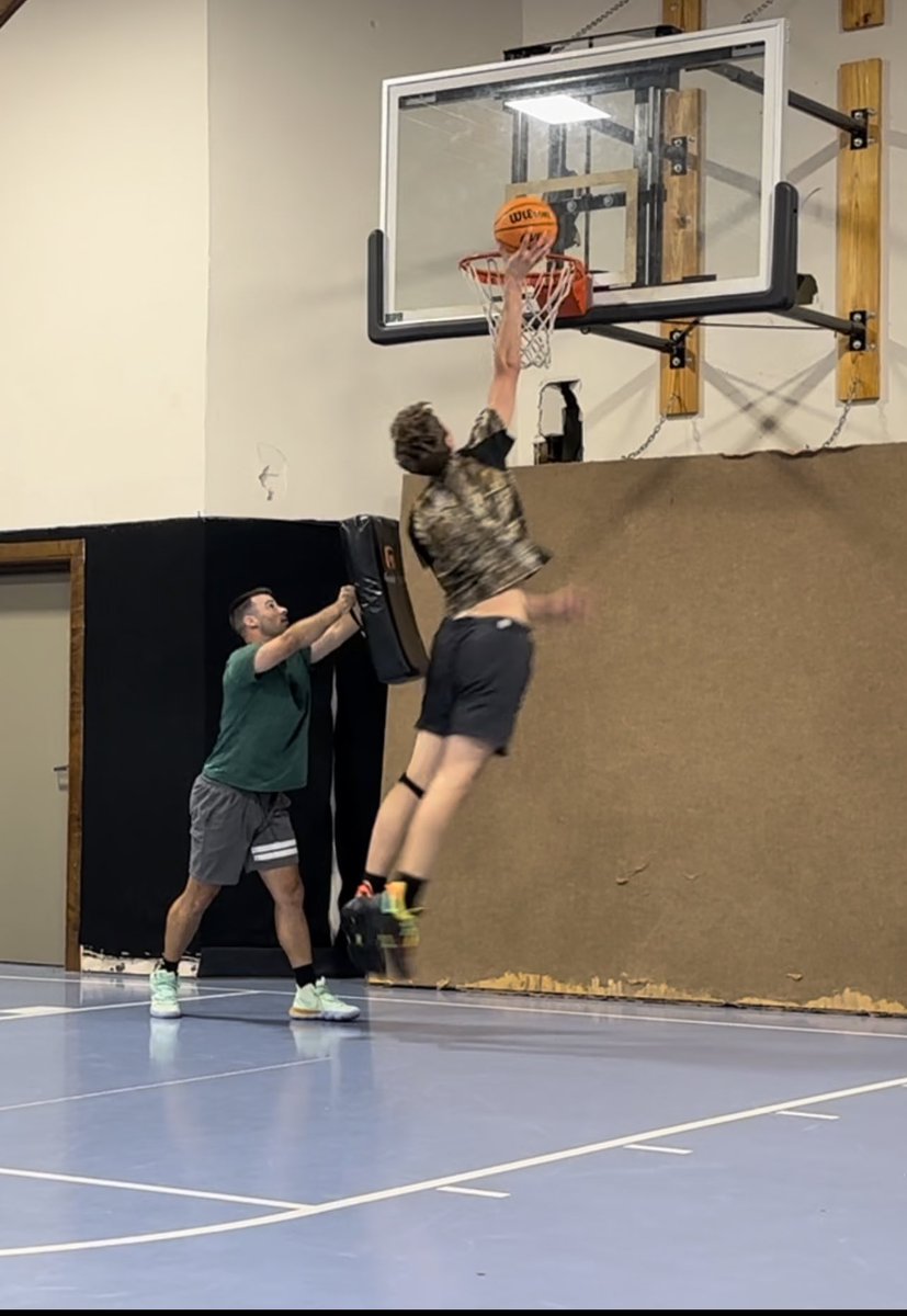 GetSusanGetSOLD's tweet photo. It never hurts to be “PUSHED”…. PUSH out of the comfort zone, PUSH to the next level, but even more PUSH YOURSELF! My boys have goals and PUSH daily to see them come true!!! @jacksonmcvey_ #1RankedCenterGA2025
#ESPN4star #7Foot @prestonmcvey31 #Classof2027 #SixNine https://t.co/O4WwAlaRVL