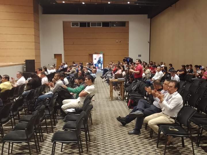 SENAQuindio's tweet photo. Actualización de normativa de trabajo seguro en alturas, la guadua en el sector de la construcción y avances en la actualización del código de sismo resistencia son algunos de los temas tratados durante la segunda jornada del II Congreso Nacional que impulsa al sector constructor https://t.co/WjRFaeCOCi