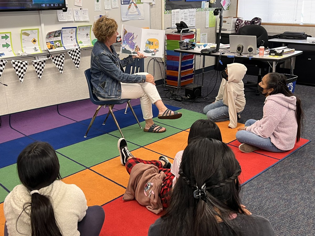 GuillenMarisol's tweet photo. ELD Camp students and teachers hard at work this summer!  Way to build language based on rigorous content!🙌🏽 #hesdpride https://t.co/HXCuzIBbgy