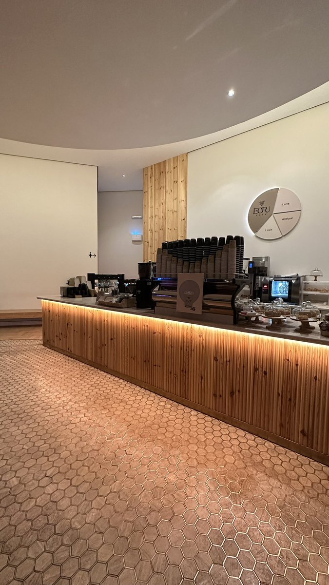 كوفيهات الرياض والخرج. tweet media