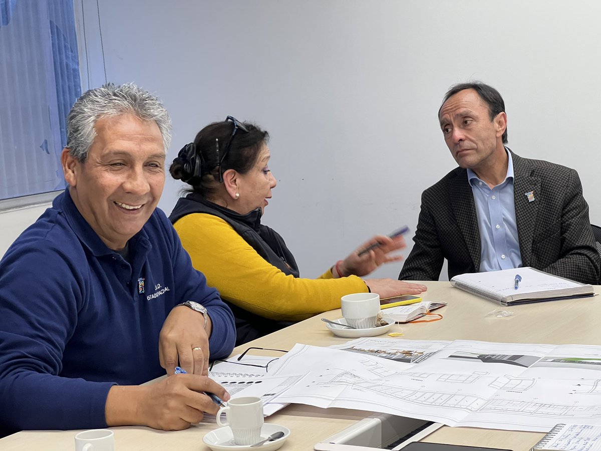 MindepChile's tweet photo. Esta tarde, el ministro Jaime Pizarro junto a la subsecretaria @AntoIllanesR y el director nacional del @INDChileOficial @IsraelCastroL sostuvieron una reunión con dirigentes de la @ANEFChile en las oficinas del #Mindep para abordar diversas temáticas de interés institucional. https://t.co/Gm9kEi4D7q