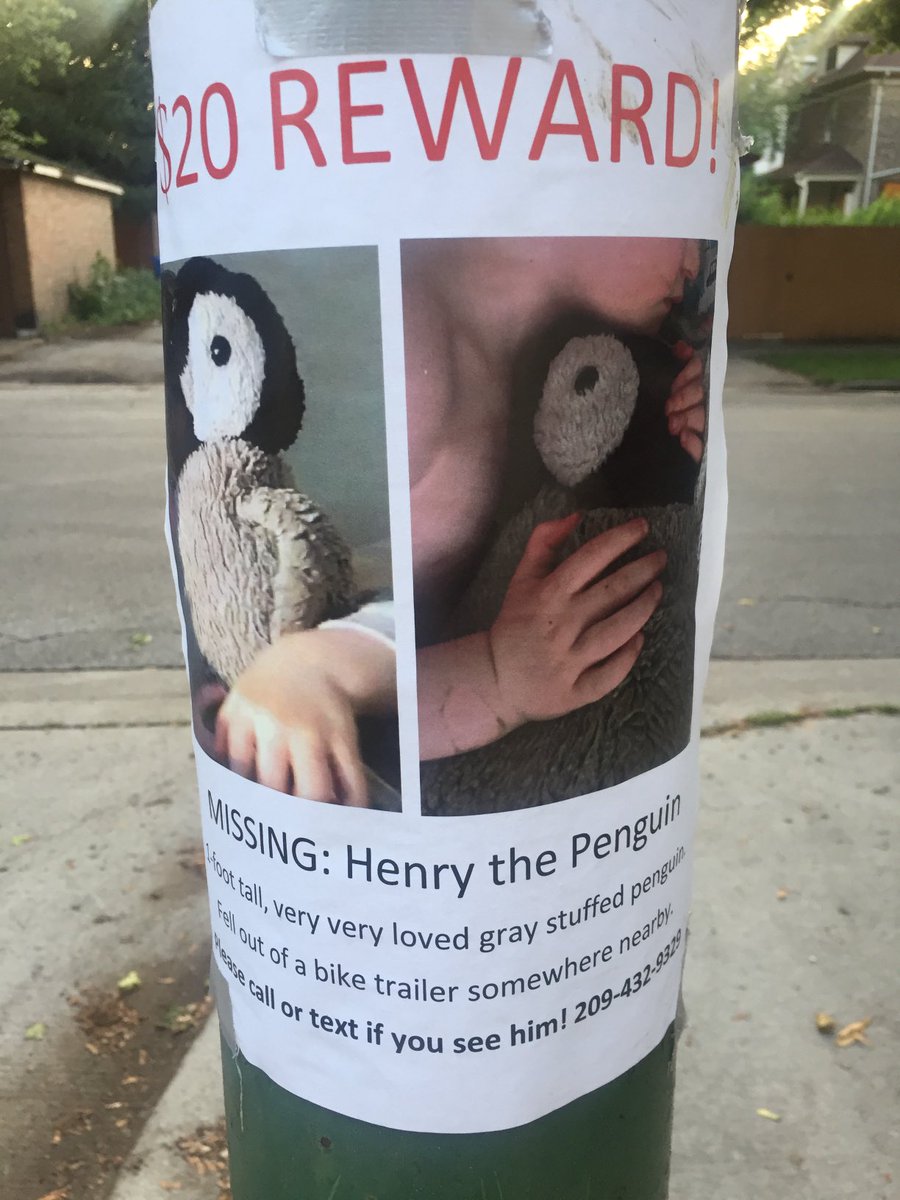 nsbrchicago's tweet photo. Lost penguin in Edgewater. #bikechi https://t.co/Dwa74FonQy