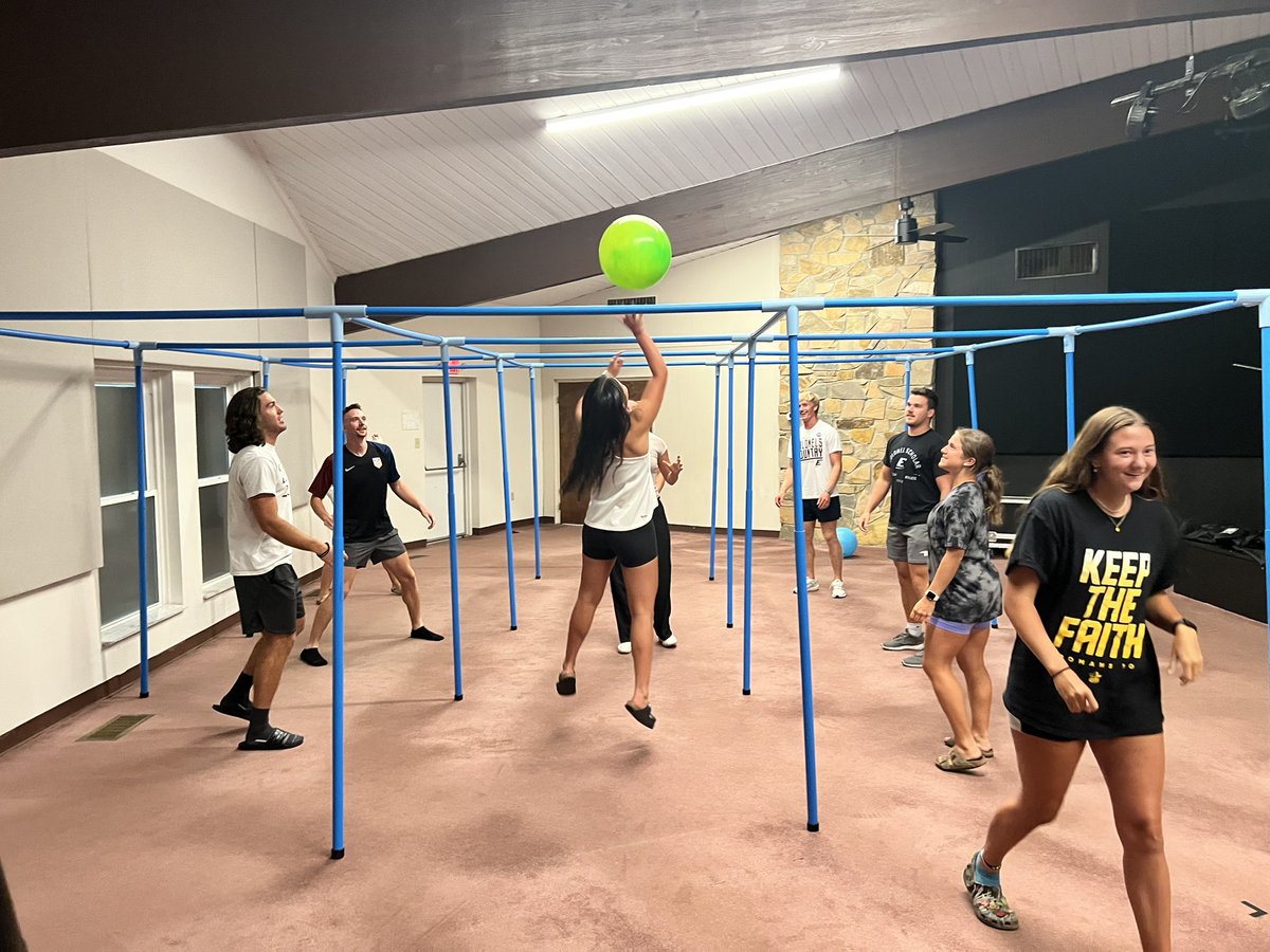 ekufca's tweet photo. Lots of @9squareintheair fun at tonight’s #SummerHuddle! #GoBigE #ekufca #fcahuddle https://t.co/g1Ktbk1dh5