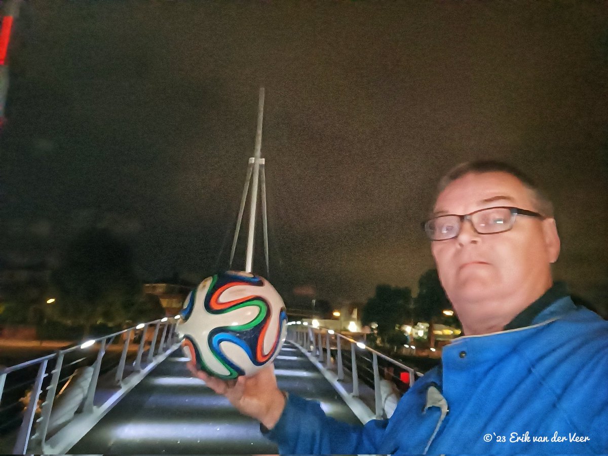 ErikvdVeer's tweet photo. #๐๐๐๐ซ๐๐ง๐จ๐ฉ๐๐๐ ๐ | konden we niet maken, maar via 'deOversteek' snel naar huis om dan maar voor de buis ๐บ te kijken naar de wedstrijd USA - NED.
#TheOranjeBeat ๐งก
#USANED #VSNED #FIFAWWC
#wk #vrouwenvoetbal #oranjevrouwen #rijswijk ๐พ๐ช https://t.co/OFWhzWz7kH