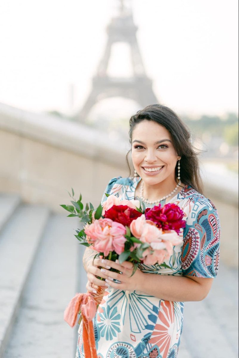 vlsariaa's tweet photo. Hey guess what. I’m still alive and here’s what all I’ve been up to! ❤️
#Dubai #Paris #Cabo #worldtraveling https://t.co/7yrdlYvNNU