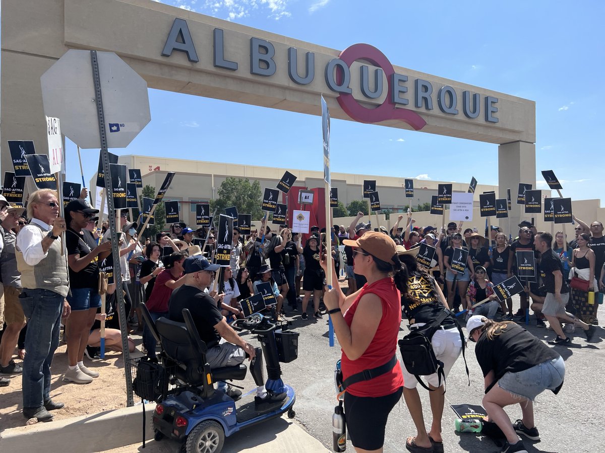 sagaftra's tweet photo. We are taking over the map 😎 #sagaftramembers from the Washington-Mid Atlantic, New Mexico and Miami Locals showed their #SAGAFTRAstrong solidarity today 💪

Find pickets and events near you at https://t.co/EE6qPXDi3T! https://t.co/R97a1hdyZv