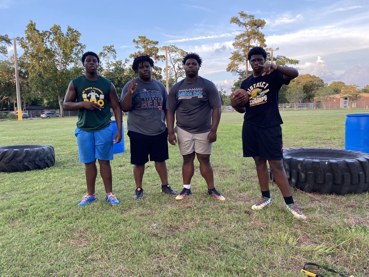 FieldGenerals1's tweet photo. Before we sell our souls, we’ll lose EVERYTHING‼️🍋🍋🍋🍋🍋 @paulRuffin8 @nickroberson_ @DonaldHamptonI2 @JoshuaP5LYFE @ulysess3johnson @2E1ite @Rashonlewis2 https://t.co/UePwVXuRad