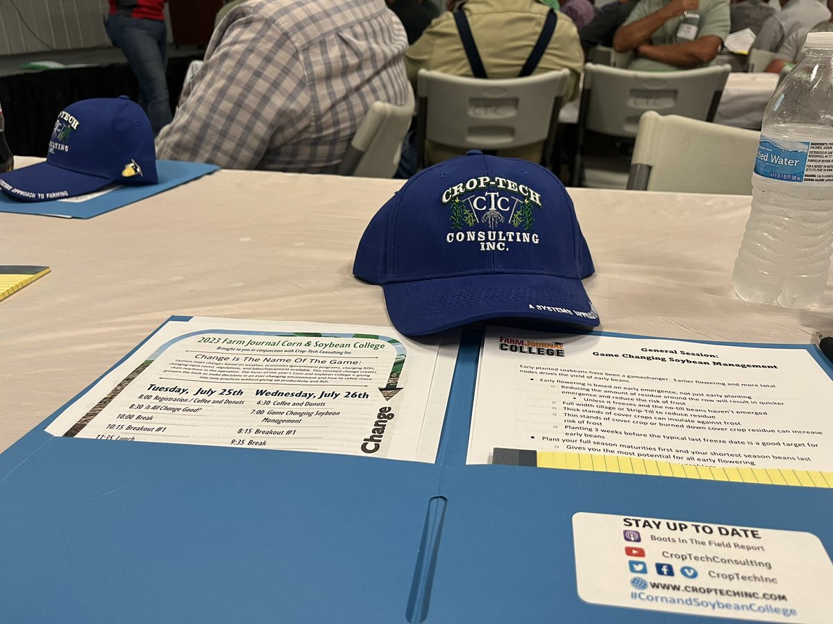 chickenpalmer1's tweet photo. Days 2&amp;3 #usastudytour.
#corncollege @CropTechInc. Thanks to the team, cracking two days! @IFerrieCCA @mattdues21, Ray and Katie. So much information and insights. Exceptionally well ran event. Hopefully I take some ideas and concepts home 🇦🇺 to keep pushing yield. Thanks 😊 https://t.co/kAz4Cau73b