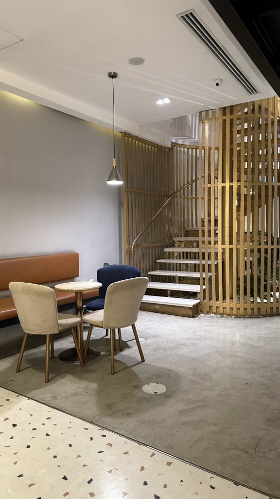 كوفيهات الرياض والخرج. tweet media