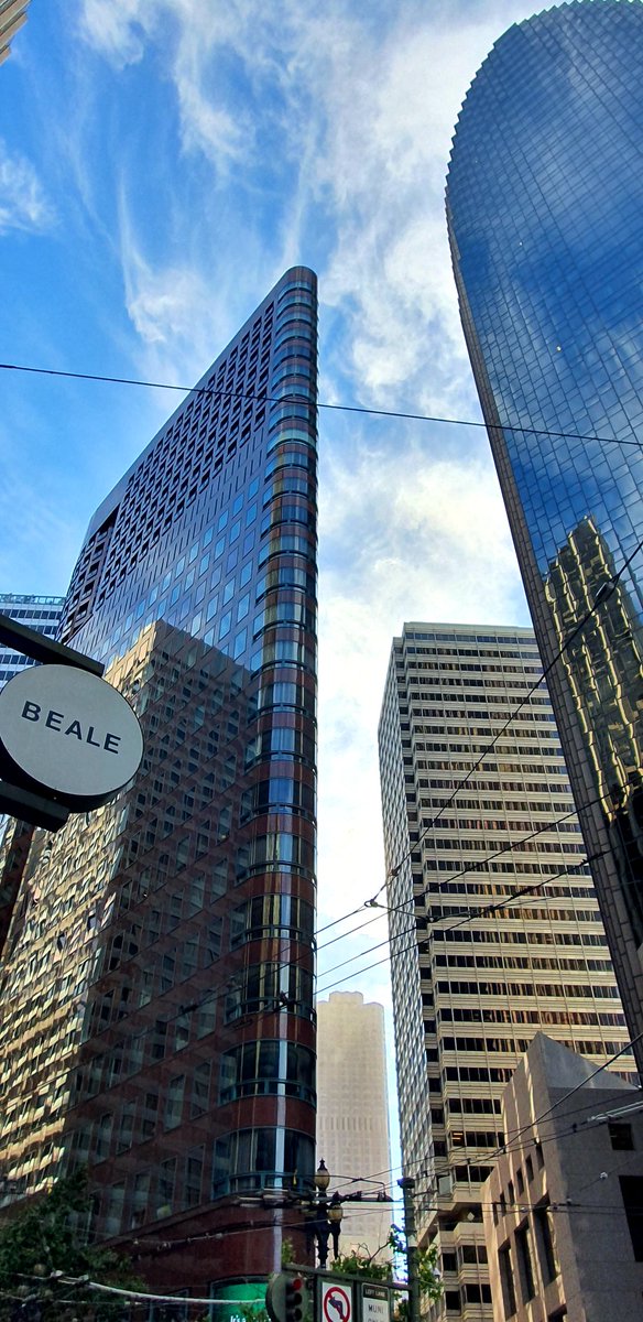 tc_call's tweet photo. My "look-up photographic projecr" has found new vigor in #SanFrancisco #California 📸

I felt so inspired strolling around and being captured by the city  skylines 
🥰
#lookingup https://t.co/NUHWFDR8iG