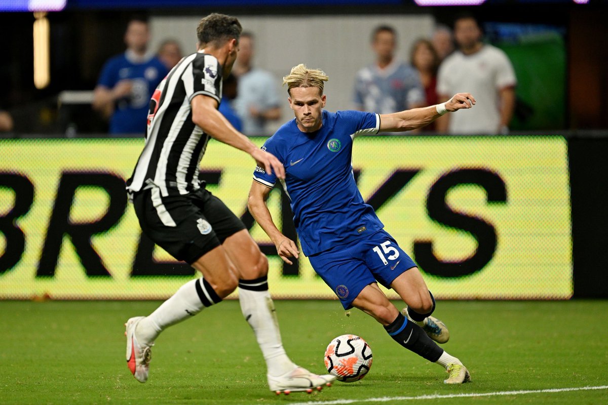 Mykhailo Mudryk causing all sort of problems to Newcastle’s defence with his pace.