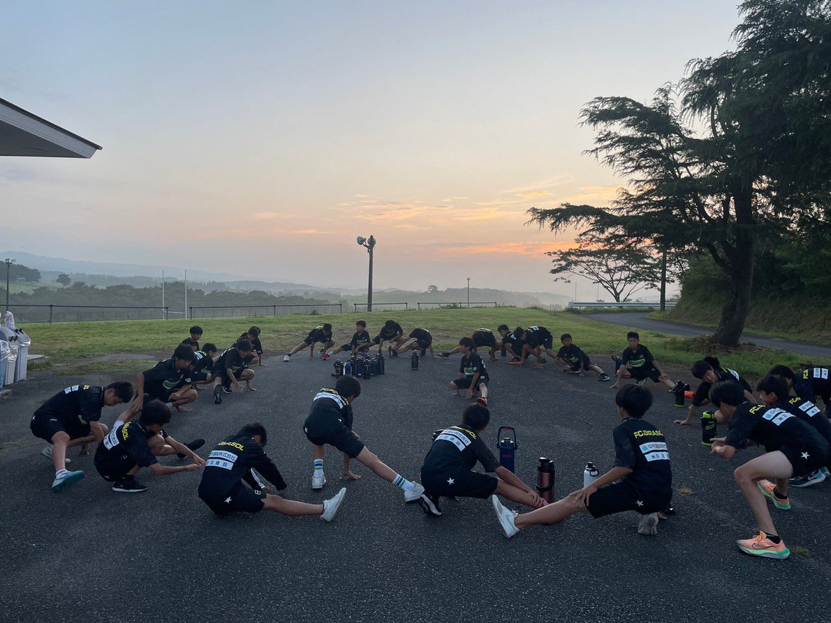 FcGirasol's tweet photo. U13 大分合宿
朝んぽ、朝ラン、アイシング、朝ごはん https://t.co/B42s37hA2Y