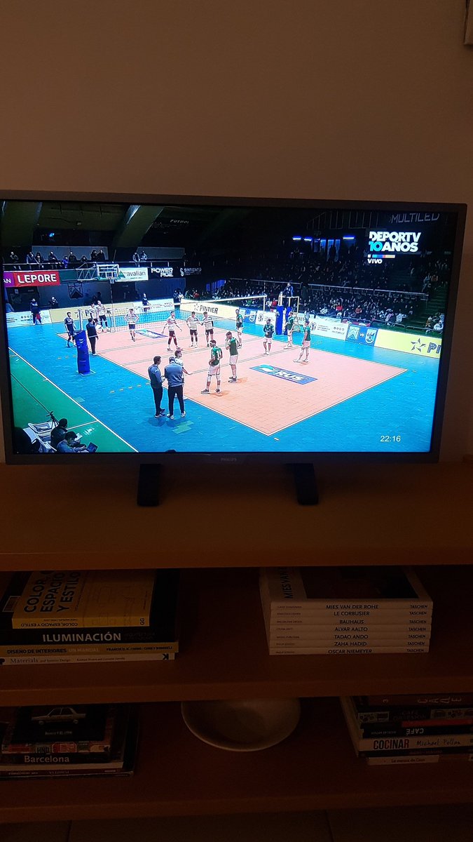 VoleyPodio's tweet photo. Siguiendo #VOLEYENDEPORTV con los 90 equipos de @VoleyPodio. Los esperamos este fin de semana con el súper 7 con cobertura de @somosvoley_web y @DonDerrouse y el viernes 4 en la #FiestadelVoley, homenajeando a la más grande #KarinaRene https://t.co/X0TBZlSOe3
